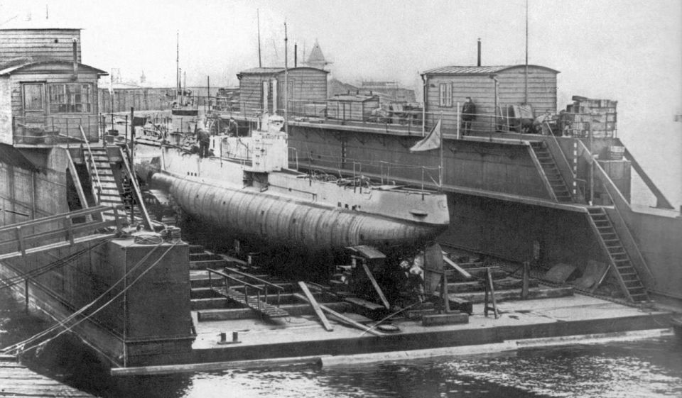 это было сегодня.... 1 октября 1908 года в Санкт-Петербурге спустили на воду первую в мире дизель-электрическую подлодку «Минога»