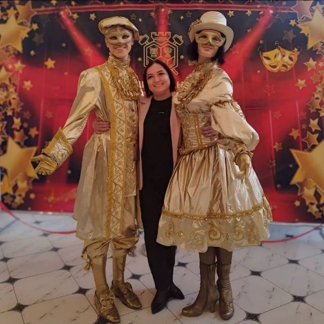 Поздравляю с днём рождения директора МКУ "Акимовская ЦКС" Тартасюк Марину Николаевну