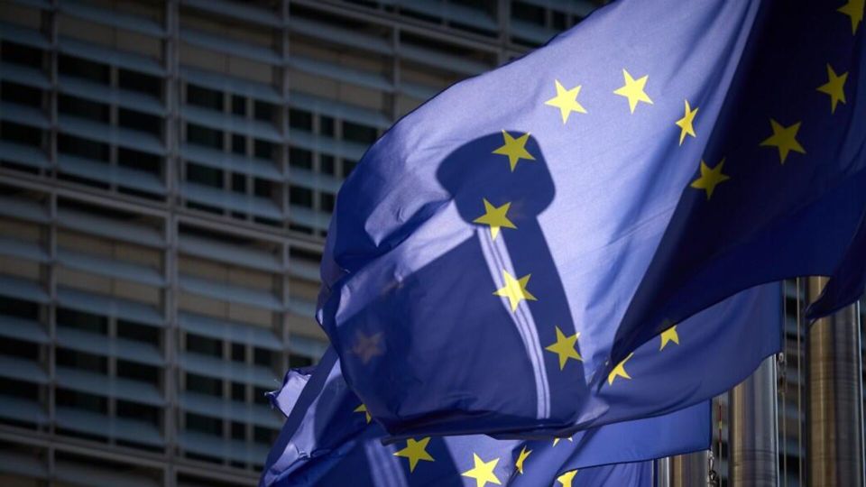 Евросоюз потребовал вывести "несанкционированный персонал" с ЗАЭС и территории Украины