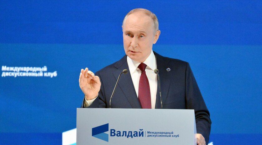 Путин: украинский народ является для Запада расходным материалом