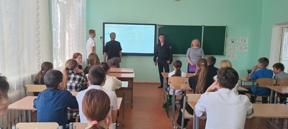 Сотрудники уголовно-исполнительной инспекции организовали для школьников профилактическое мероприятие