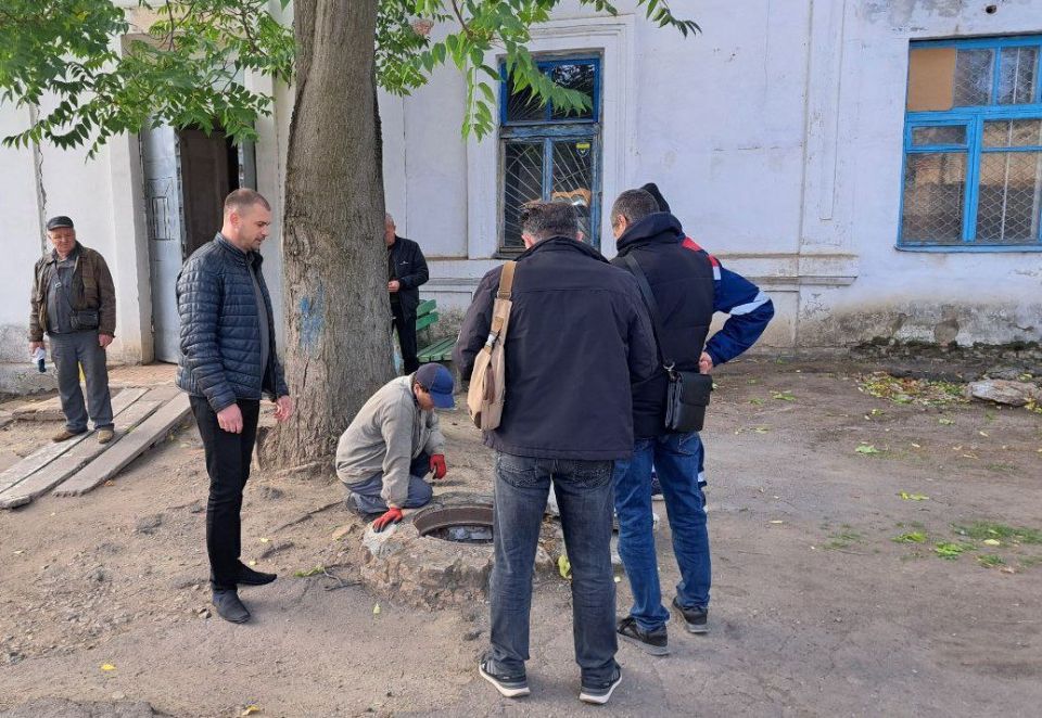 В рамках подготовки к отопительному сезону сотрудники Токмакской центральной районной больницы и филиала «Токмакский» ГУП ЗО «Запорожская облтеплосеть» проводят гидравлические испытания системы отопления медицинского...