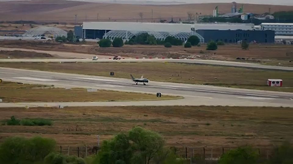 �������� ���������������-������� ����������� Kizilelma �� �������� Bayraktar ������� ������� � ������ ��������� ���������� - �� ����� �� ������������� �������� ������������� ����������� ��� ����������� ����� Tolun