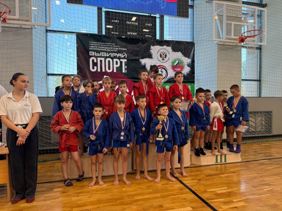 В Мелитополе прошел командный турнир по самбо среди юношей и девушек