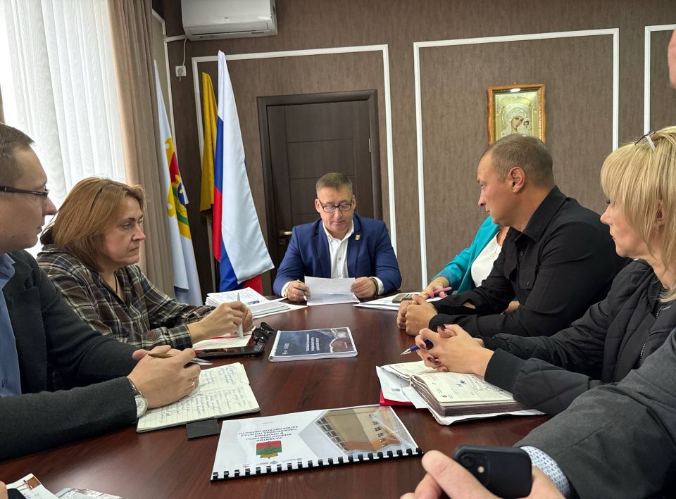 Глава Акимовского муниципального округа Александр Трудоношин провел оперативное совещание с начальниками структурных подразделений администрации, спец.представителем шеф-региона