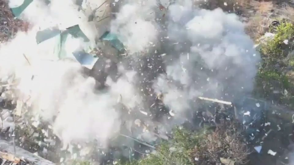 Расчеты FPV-дронов Новороссийских десантников уничтожают наблюдательные пункты и укрытия на Ореховском направлении