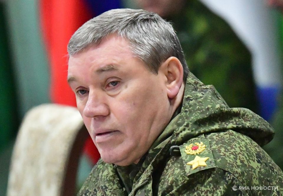 Российские военные продвигаются в районе Запорожья, заявил Герасимов