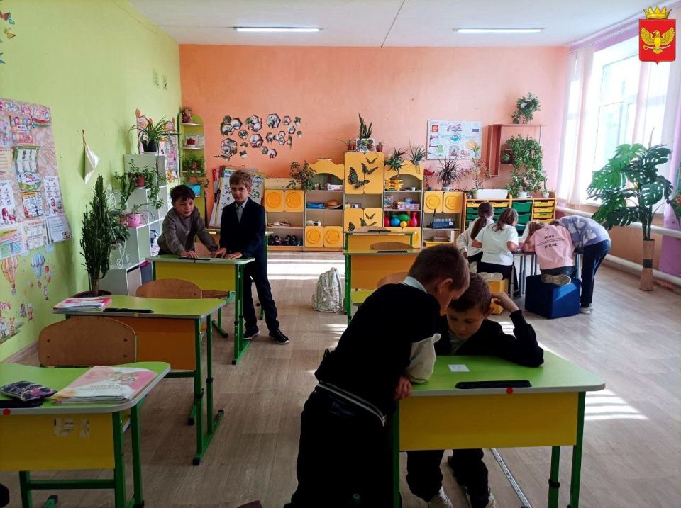 Новая учебная неделя в школах Приморского муниципалитета началась традиционно - "Разговорами о важном"