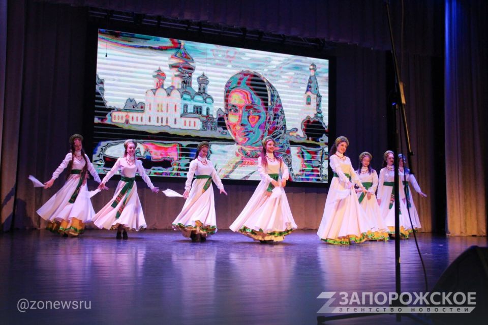 А вот и фотоотчет с мероприятия, посвящённого Дню работников сельского хозяйства и перерабатывающей промышленности, которое прошло во Дворце культуры железнодорожников в Мелитополе