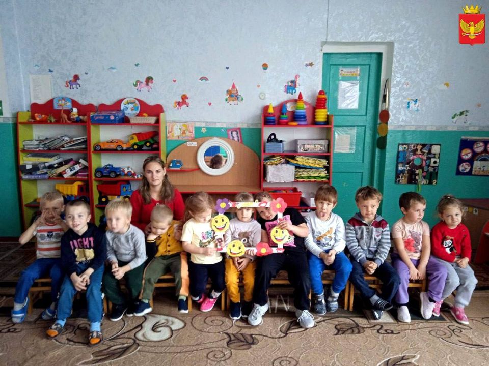 От улыбки станет всем теплей