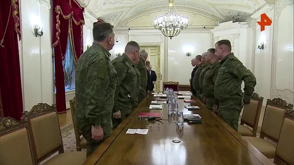 Свой День Рождения Владимир Путин провел в кругу командующих группировками войск в зоне СВО