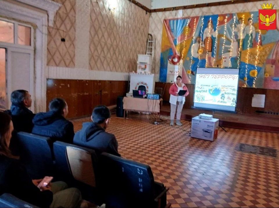 6 октября сотрудники Елисеевского сельского клуба провели для разновозрастного населения традиционное профилактическое мероприятие, посвященное противодействию терроризма и экстремизма