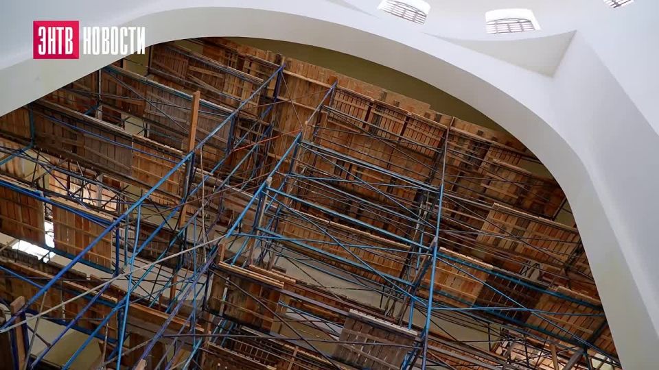 Максим Пухов: Строительные леса и кисти: как в Энергодаре завершают храм-долгострой