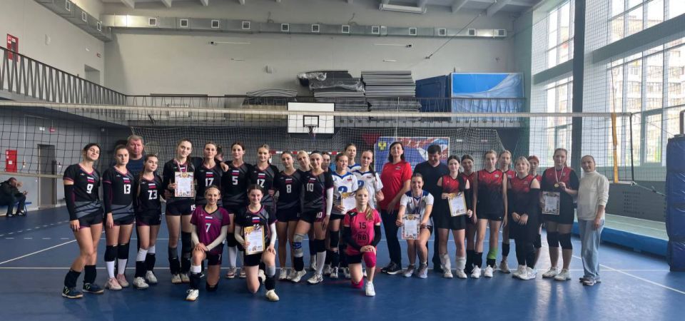 07.10.2025г. в МКУ ДО СШ №1, города Мелитополь, прошло муниципальное спортивное соревнование Первенство по волейболу посвящённого Году Защитника Отечества среди девушек 2009-2010 г.р