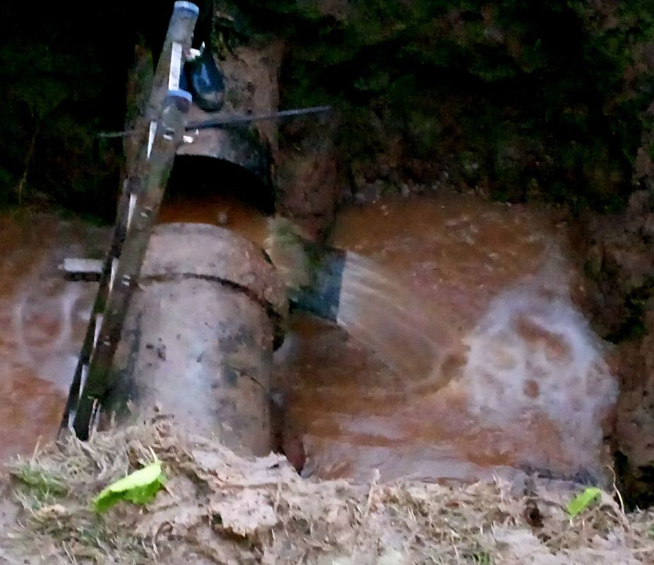 Работы по устранению аварии на магистральном водоводе в Днепрорудном продолжат завтра