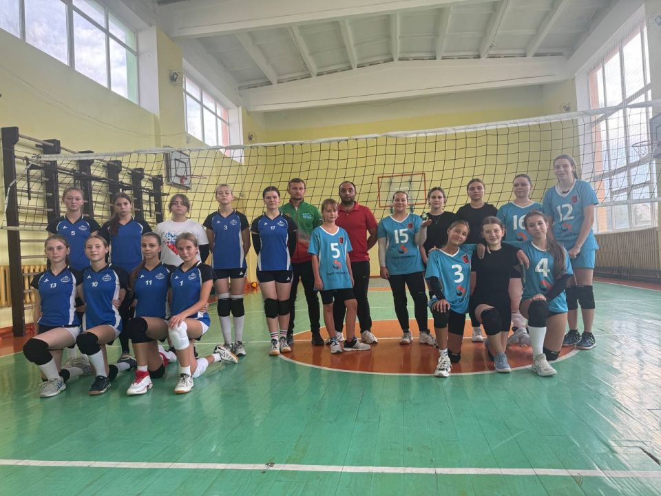 Товарищеский матч по волейболу!