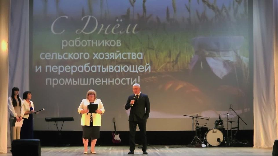 Приморск чествовали аграриев!