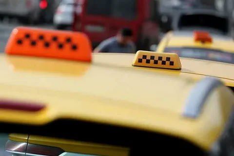 Такси по-новому: Минпромторг определил, какие машины теперь могут работать в такси