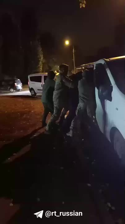 �������! �� ��������� ��, ** ���� ����. ������� ���������. � �� ���� �������, �***�!�