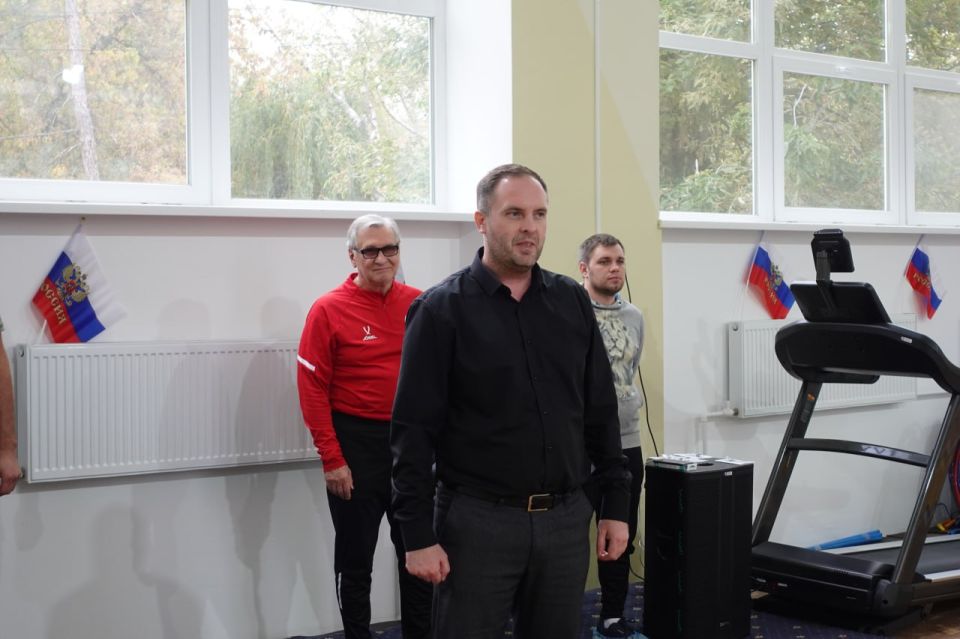 В Токмаке состоялось открытие отремонтированного зала акробатики