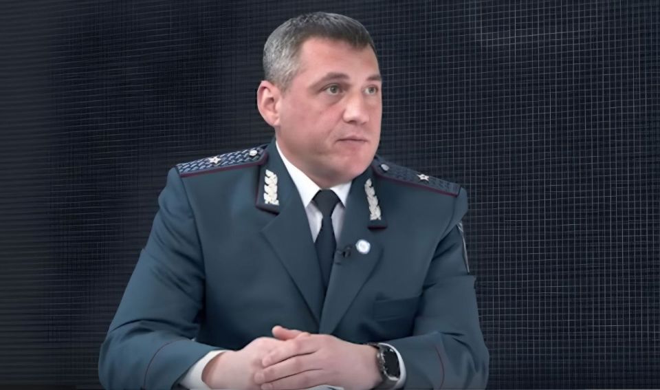 Виктор Емельяненко: Сегодня поздравления с днем рождения принимает руководитель Управления Федеральной налоговой службы России по Запорожской области Руслан Мударисович Муртазин