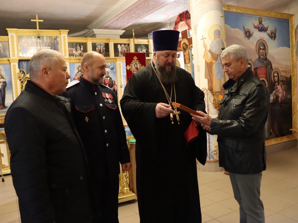 Виктор Емельяненко: В этот светлый день Покрова Пресвятой Богородицы посетил Храм святого Георгия Победоносца в нашем родном Мелитополе