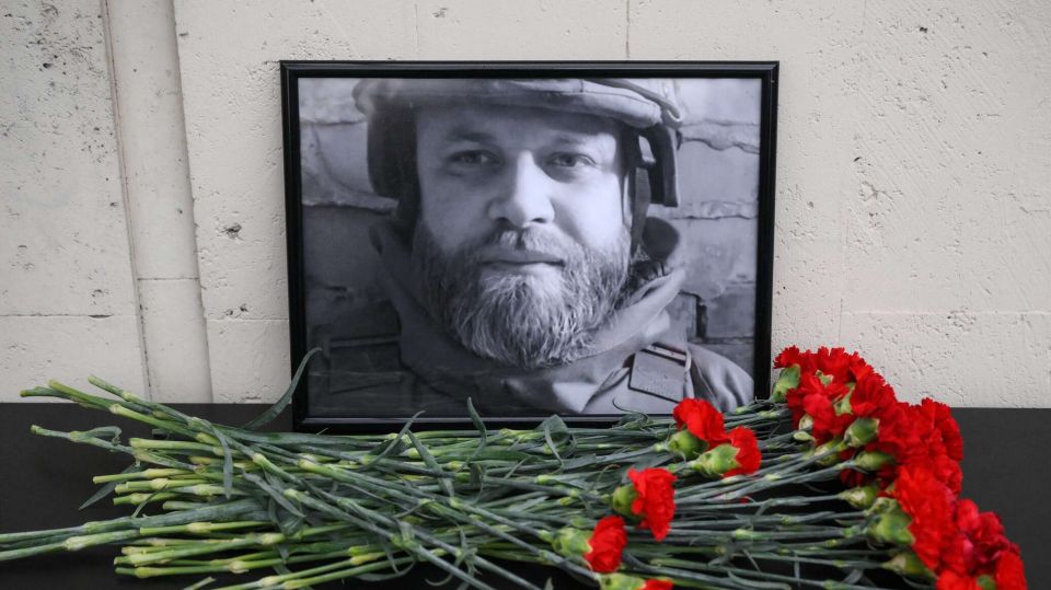 Воспринимал задания вдохновенно: Киселев о погибшем военкоре РИА Новости