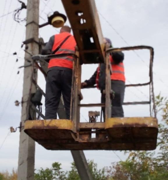Специалисты из Ингушетии восстановили уличное освещение в Молочанске