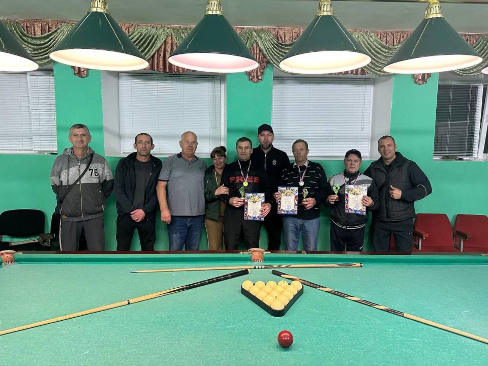 В селе Большая Терновка при поддержке депутата Акимовского окружного совета от партии «Единая Россия» Антона Якименко прошёл турнир по бильярду, приуроченный Дню работника сельского хозяйства и перерабатывающей...