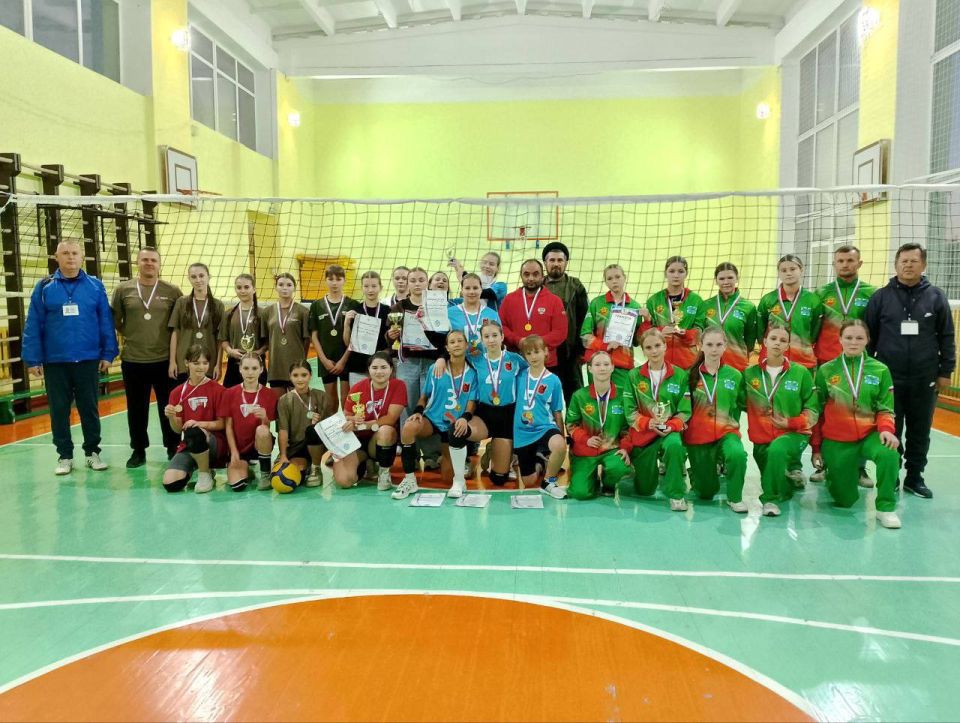 17 октября в спортивном зале ГБУ ОО ЗО "СОШ № 1" г. Приморск состоялись соревнования по волейболу среди девушек – учащихся образовательных учреждений Приморского, Бердянского и Приазовского муниципальных округов