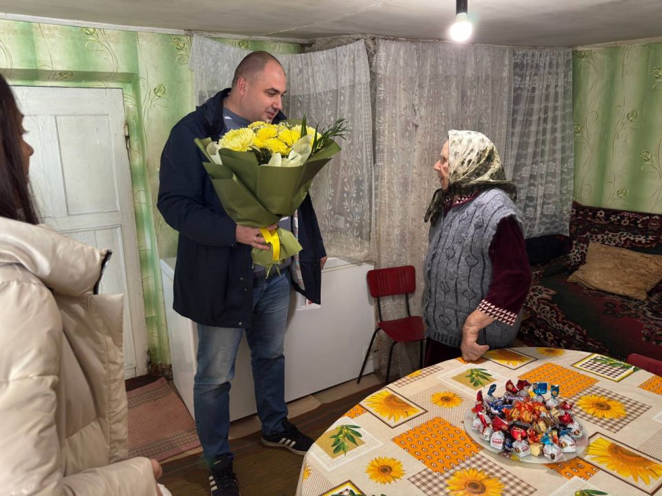 Поздравление с 95-летним юбилеем от Президента РФ для труженицы тыла Приазовского МО