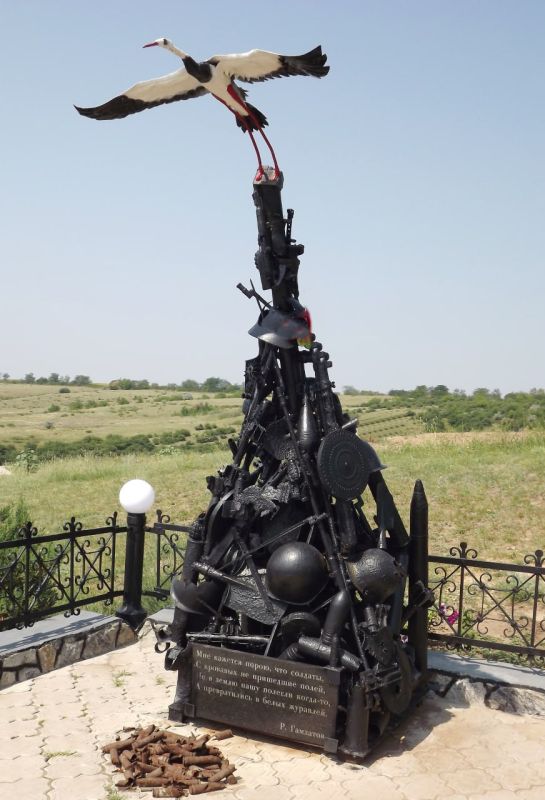 А вы знаете, что .... Сегодня, 22 октября в России отмечают праздник — День белых журавлей — воплощение духовности, поэзии и светлой памяти о павших защитниках Родины