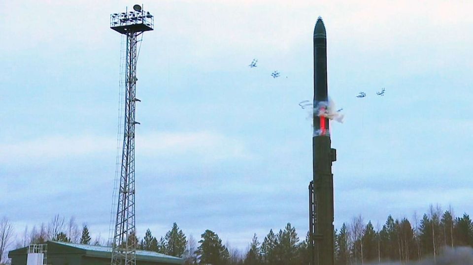 Тренировка стратегических ядерных сил РФ и удары возмездия: главное