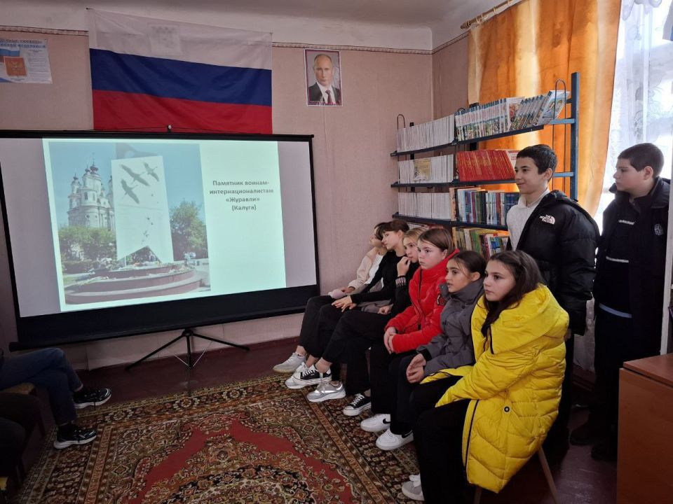 Праздник белых журавлей.. В Богдановской сельской библиотеке успешно прошел патриотическое мероприятие "Праздник белых журавлей". Это мероприятие стало прекрасным поводом вспомнить историю этого значимого праздника и отдать...