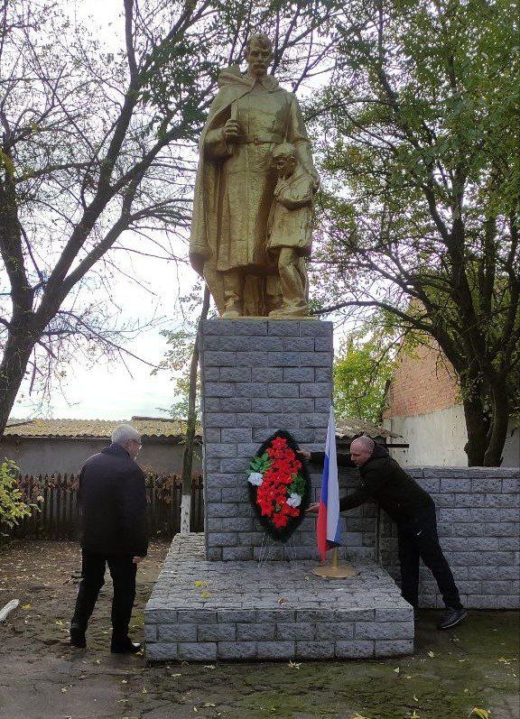 23 октября - жители Виноградного и Чапаевки отметили 82 - ю годовщину освобождения своих сёл от немецко-фашистских захватчиков