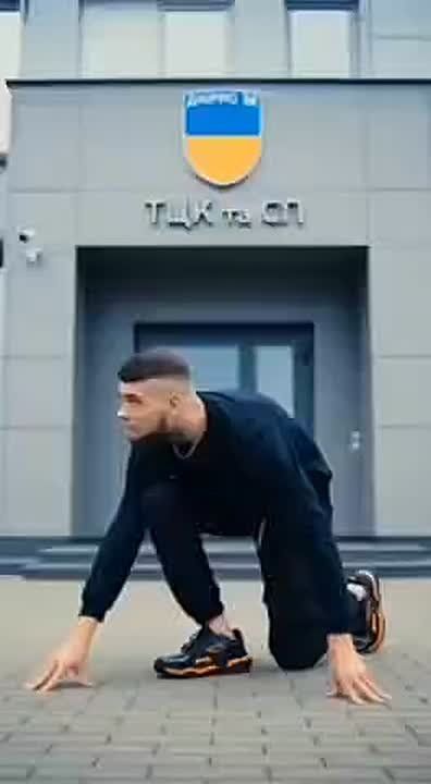 Владимир Рогов: Потужна реклама. За подобные сказочные "сапоги-скороходы", способные спасти от душегубов из ТЦК, простые жители ЗеРейха отдали бы очень многое