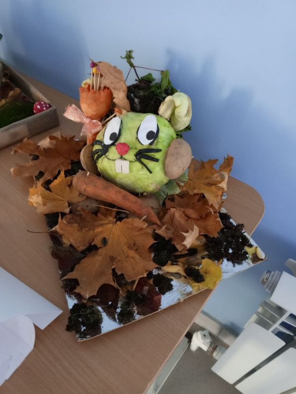 В Григорьевской школе прошла выставка поделок из природного материала