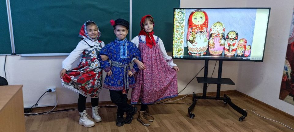 24 октября наша страна отметила День русской матрёшки - праздник яркого и самобытного символа России, в котором заключена частичка нашей истории, культуры и безграничного таланта народных мастеров