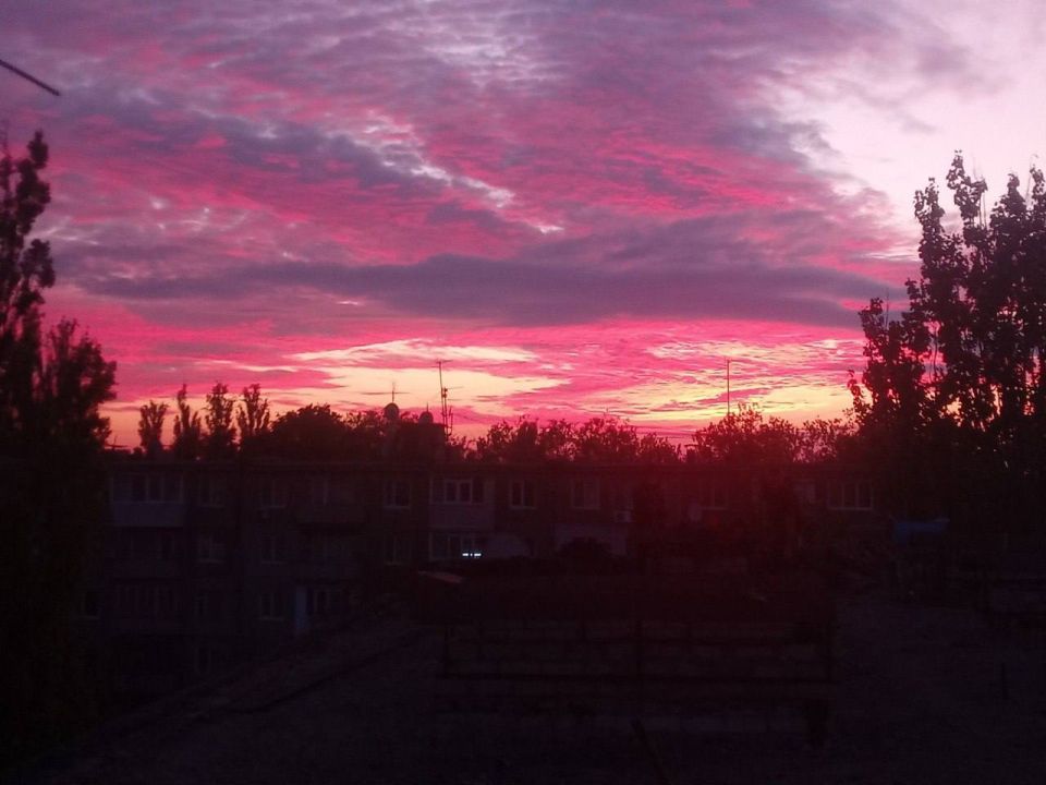 Желаем вам доброго утра! Пусть новый день начинается легко и с прекрасным настроением! Желаем безоблачного дня, достижения поставленных целей, комфорта и радости!