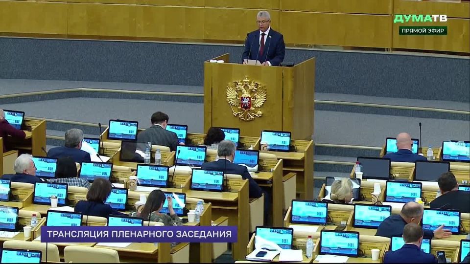 Виктор Емельяненко: Госдума поддержала продление переходного периода в сфере образования на воссоединенных территориях