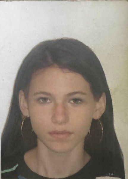 Запорожские следователи неделю ищут 15-летнюю девочку, которая посреди занятий ушла из школы в Алексеевке и пропала