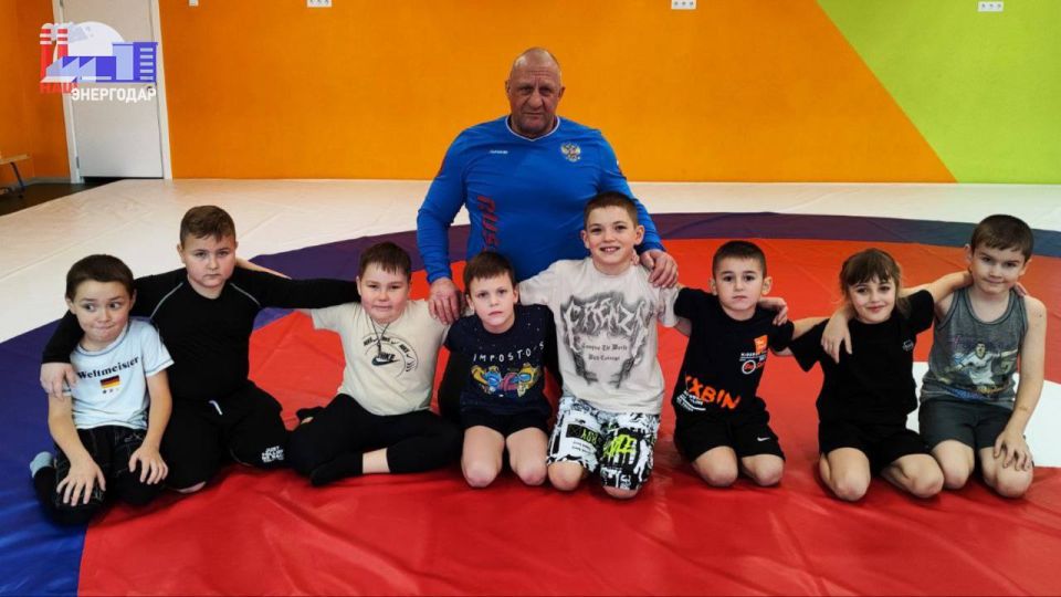 Тренировка по самбо в Энергодаре ко Дню тренера!
