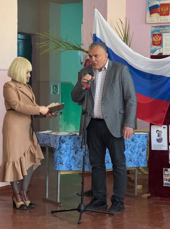 В Центре детско-юношеского творчества г.Токмак состоялось торжественное мероприятие, посвящённое Дню народного единства