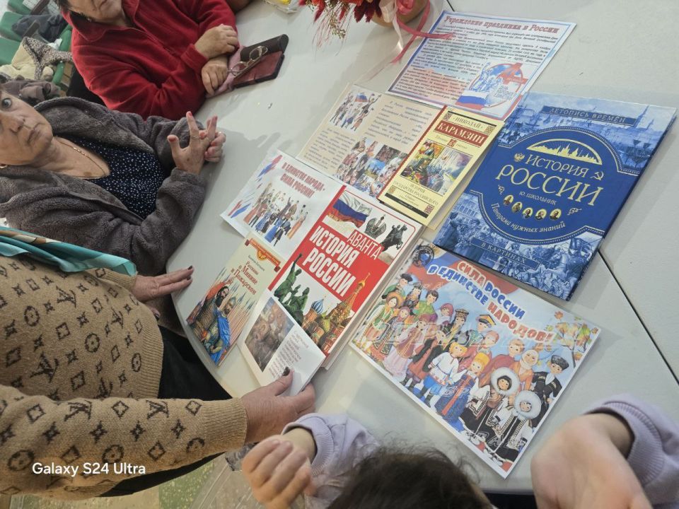 1 ноября в Надеждинском доме культуры состоялось заседание женского клуба "Забава" посвящённое Дню народного единства.Библиотекарь подготовила историческую минутку "В единстве народа- сила России",участницы клуба прослушали...