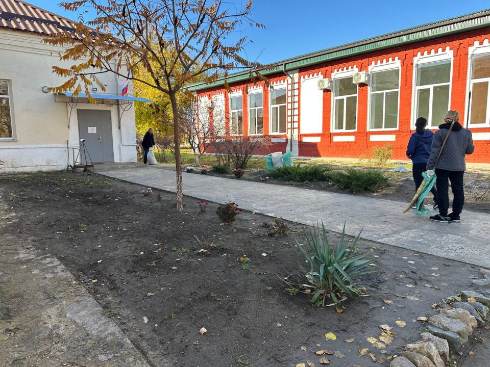 #ОсеннийСубботник. Коллектив МКУ «Центр вспомогательной деятельности»