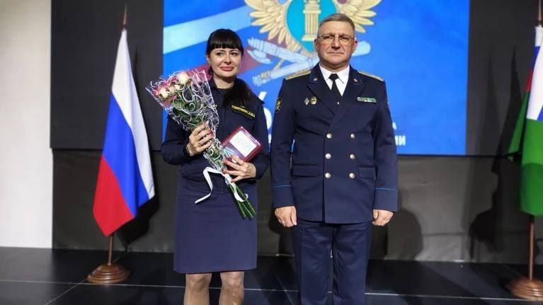 Судебных приставов Запорожской области наградили в юбилейную дату