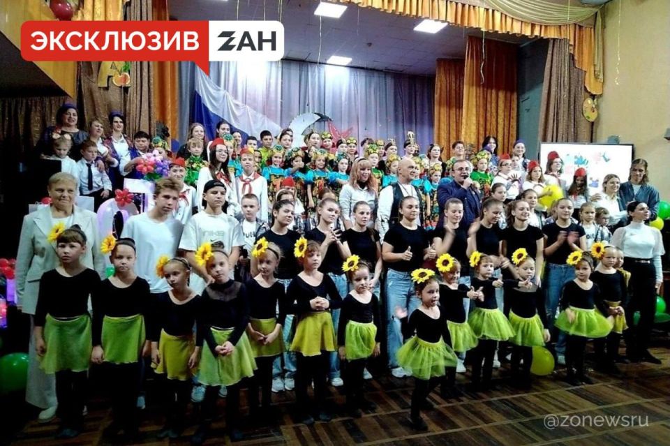 В Бердянске вскрыли капсулу времени из прошлого века