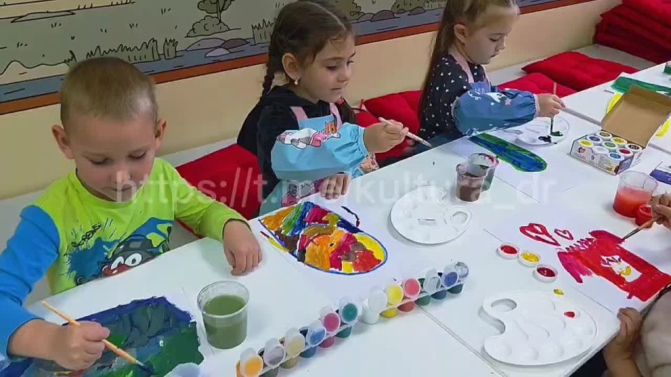 В Детском музейном центре ДК "Горняк" прошло занятие младшей группы кружка прикладного и декоративного творчества "Лисёнки"!