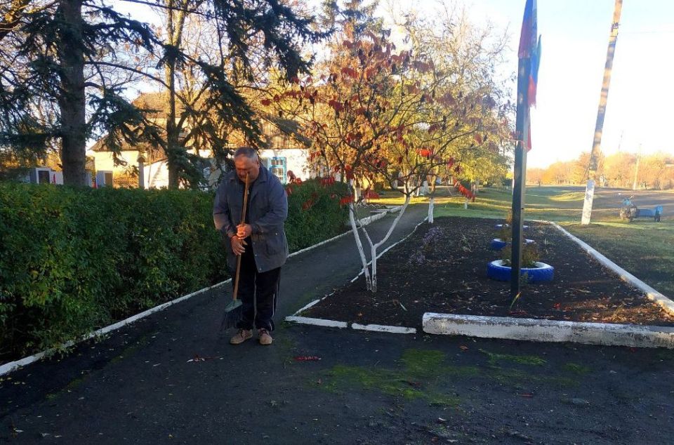 В сёлах Токмакского округа ведутся работы по поддержке чистоты и благоустройству территорий