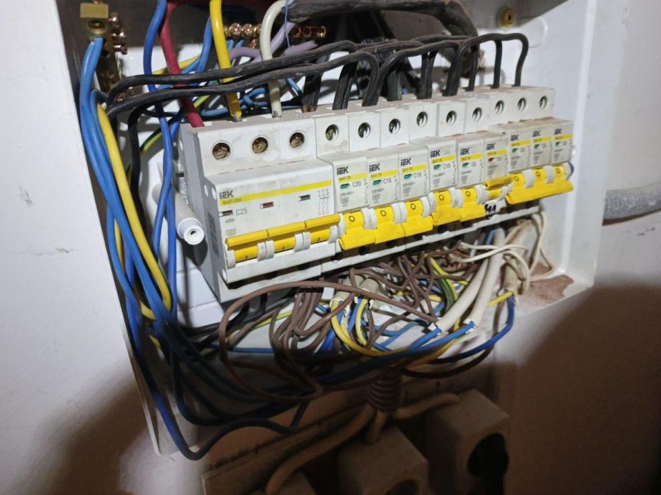 Профи из Марий Эл устранили последствия короткого замыкания в ДК Маринополя